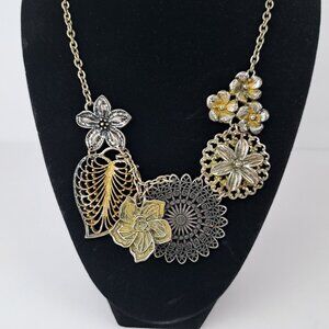 Premier Designs Silver Tone Botanical Flower Necklace